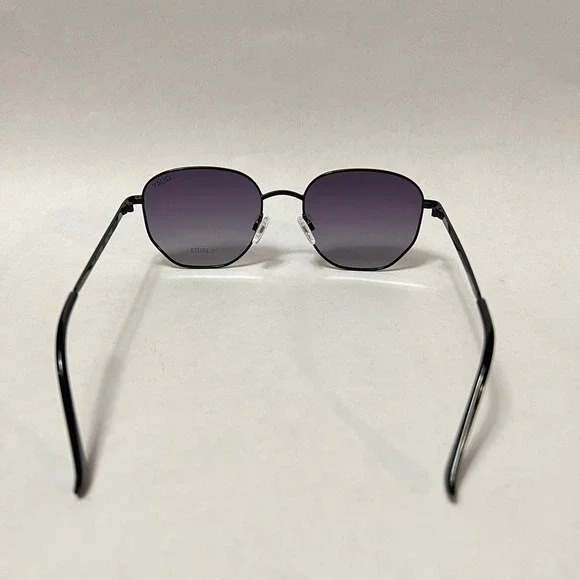 QUAY Australia “Big Time” Sunglasses — Black / Smoke Polarized Brand New Quay Australia Big Time Square Sunglasses, Black/Smoke  main image 3
